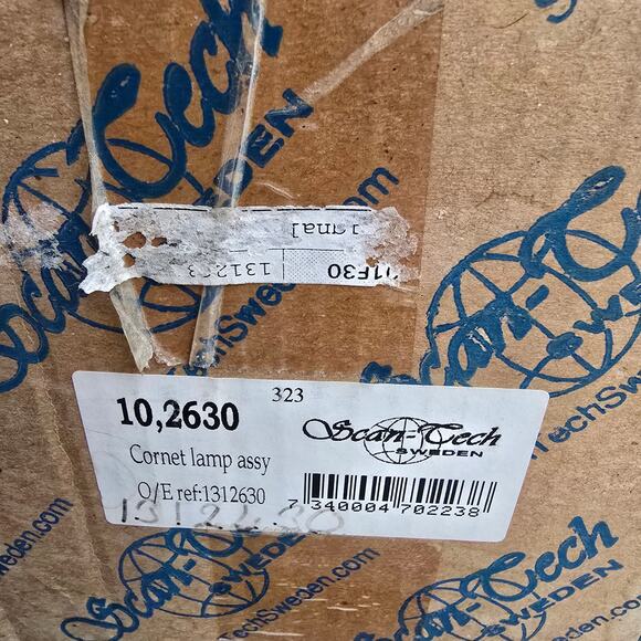 VOLVO 240 244 245 86-90 Turn Signal Light Assembly with wiring RH 1312630 - Picture 2 of 10